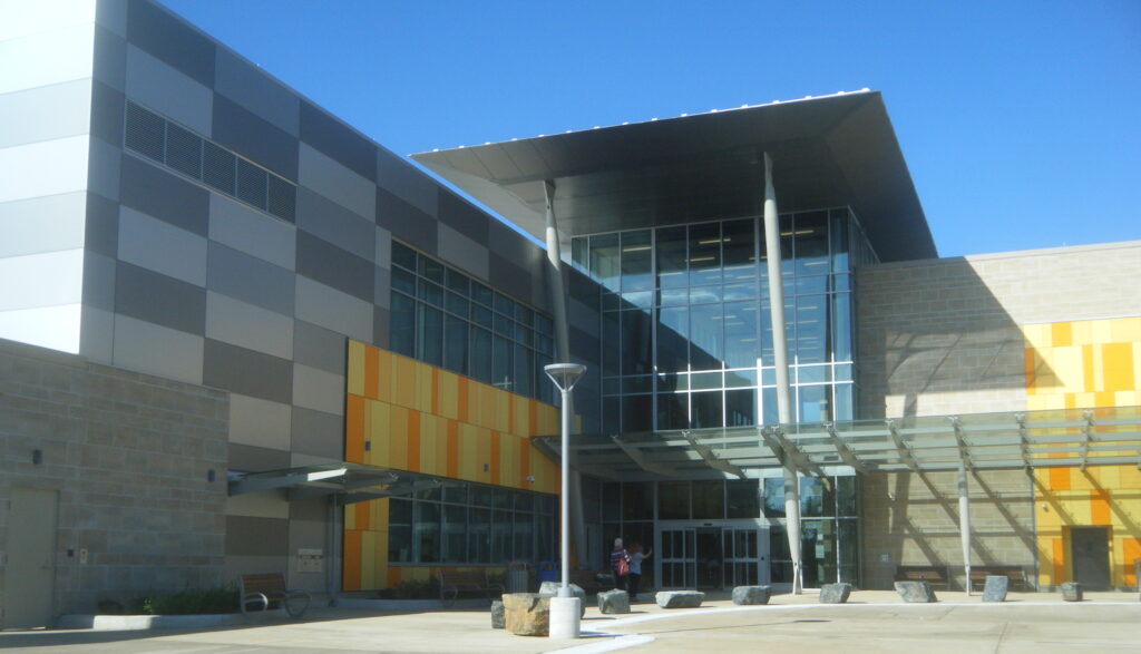 a large building with a lot of windows on it